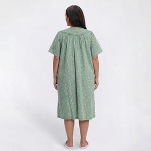 Plus Size Moon to Noon Trapunto Floral Snap Robe alternate view